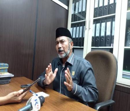 Anggota DPRD Kota Pekanbaru, Fatullah setuju Pemko tertibkan PKL di Jalan Cut Nyak Dien (foto/int)